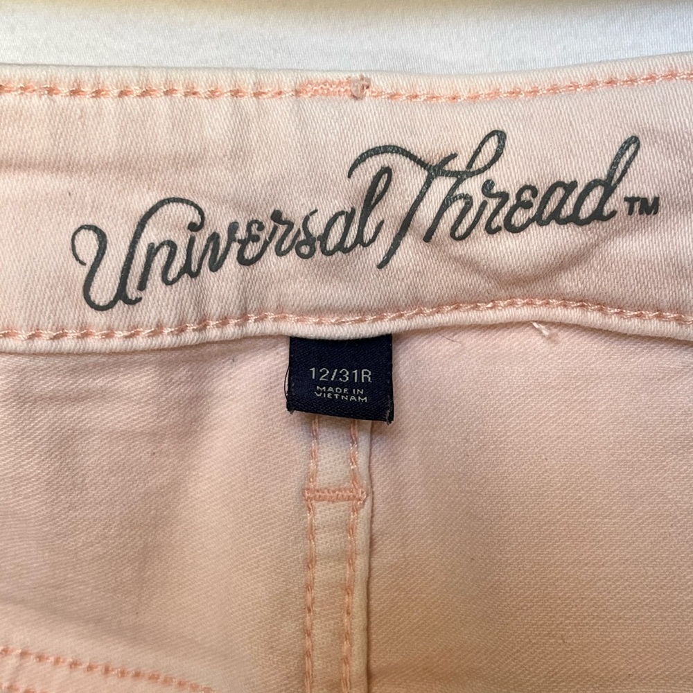 Universal Thread Pale Pink Jeans size 12/31R
EUC - Picture 3 of 15